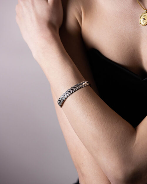 Royal Pave Cuff