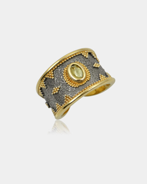 Byzantine Filigree Peridot Ring Black n' Gold